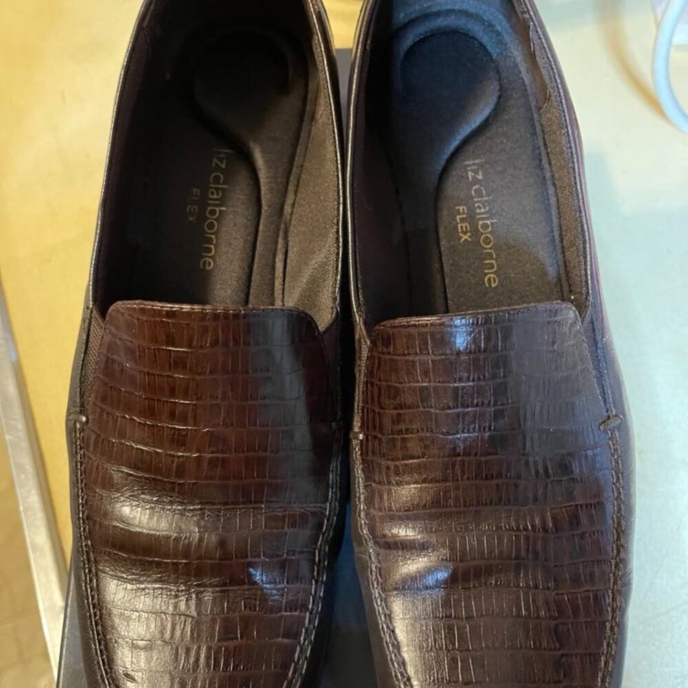 LIZ CLAIBORNE FLEX Women 8.5 M Brown Leather Loafers Flats Shoes